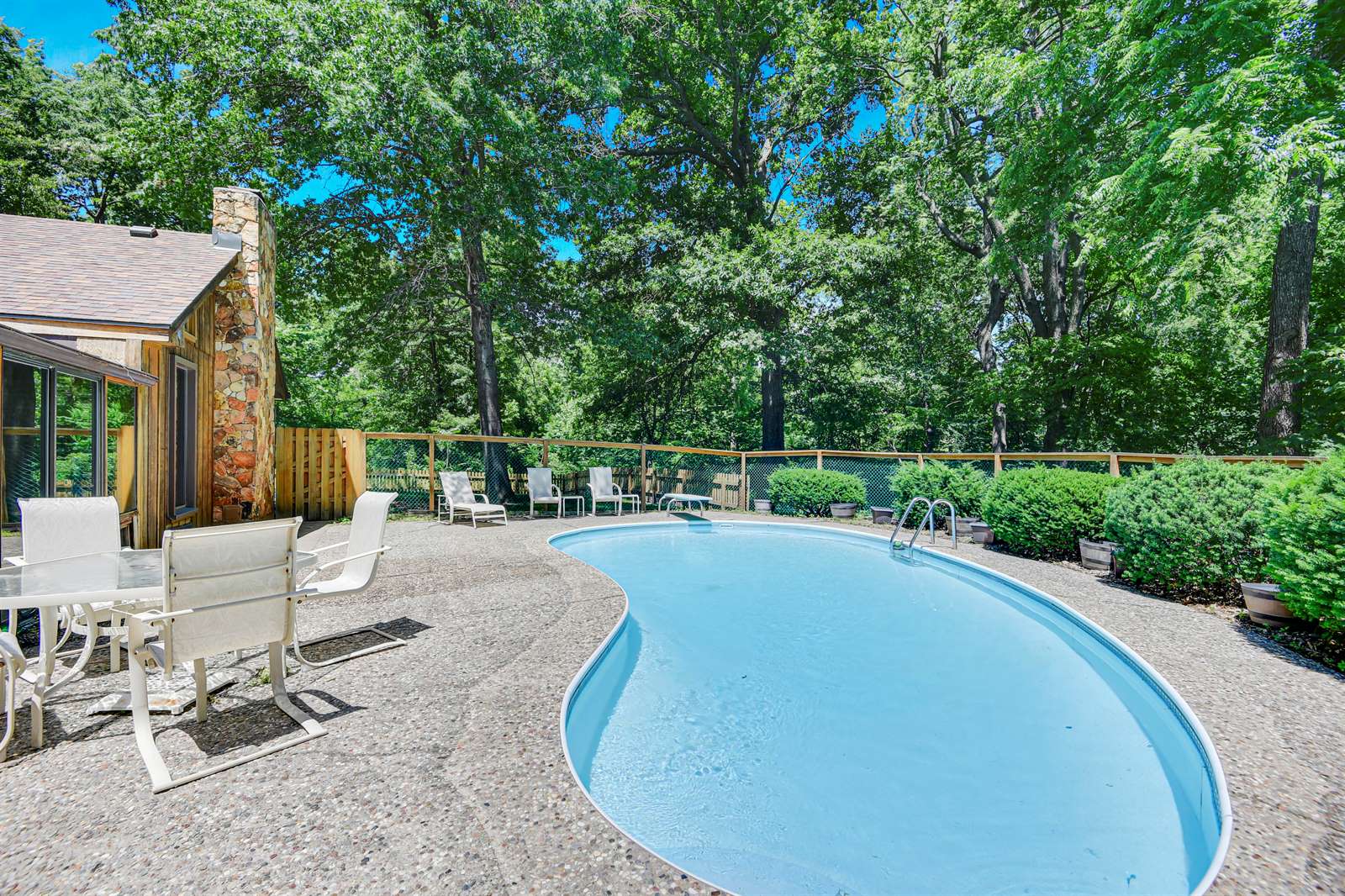 2613 Trenchard Drive, Independence, MO 64057