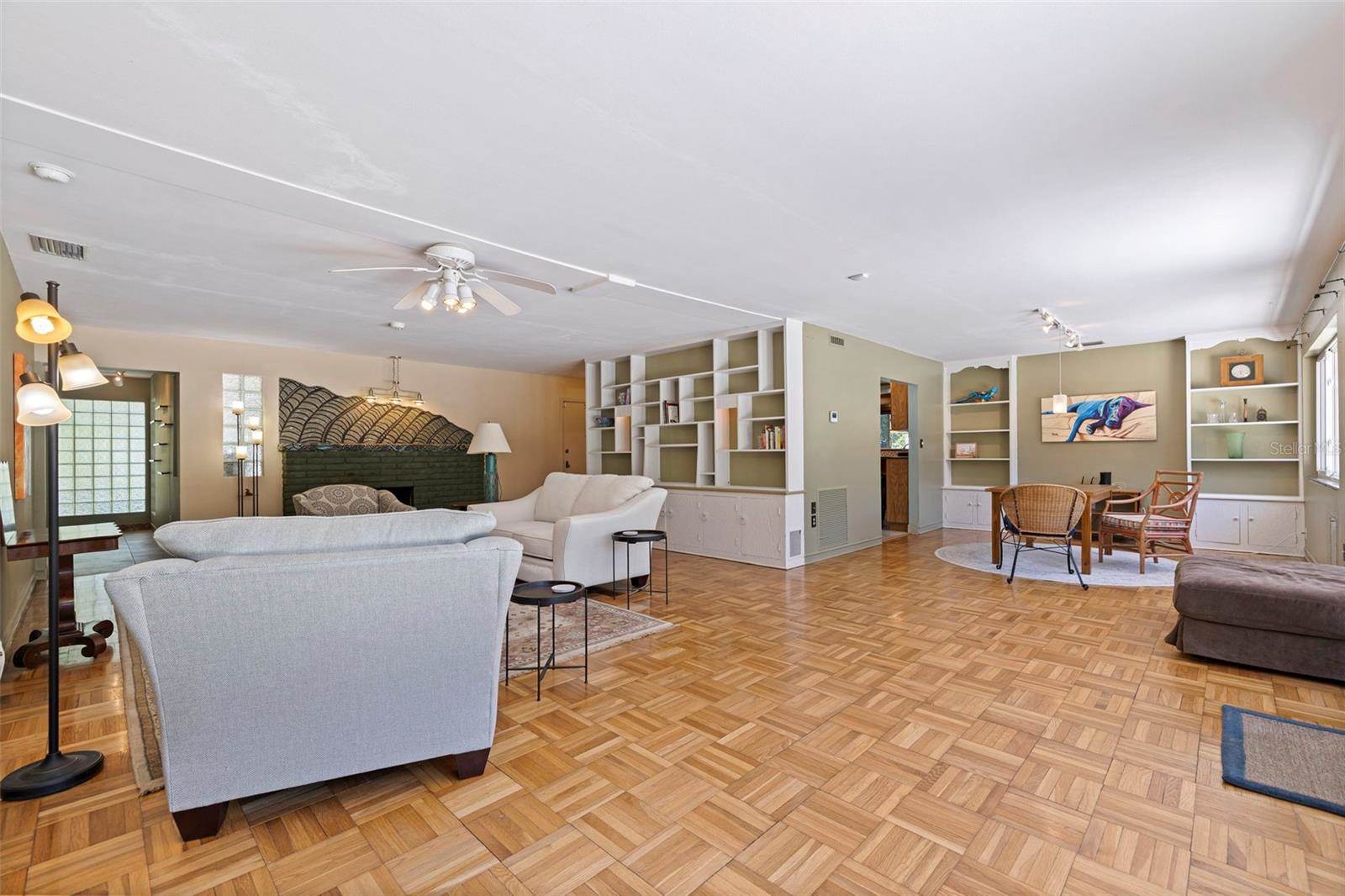 211 60TH Avenue South, Saint Petersburg, FL 33705