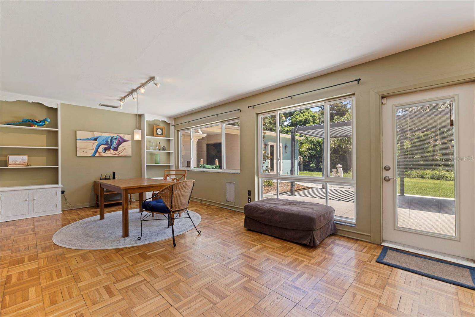 211 60TH Avenue South, Saint Petersburg, FL 33705