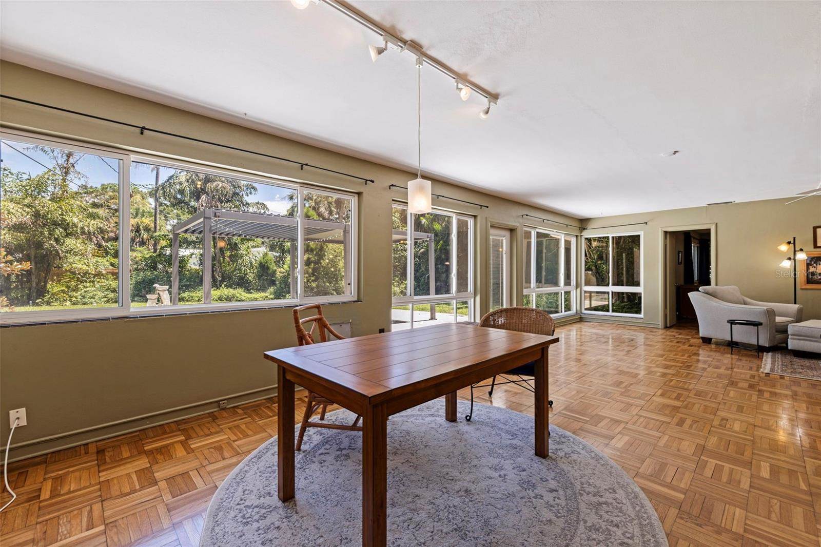 211 60TH Avenue South, Saint Petersburg, FL 33705