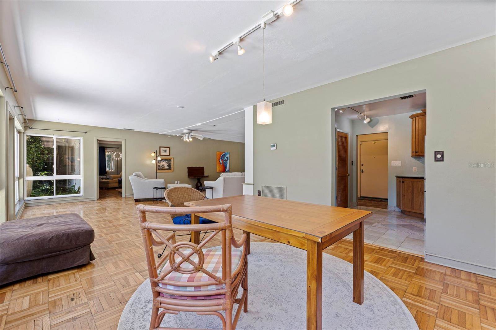 211 60TH Avenue South, Saint Petersburg, FL 33705