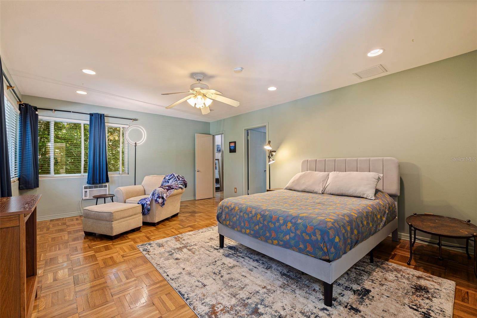 211 60TH Avenue South, Saint Petersburg, FL 33705