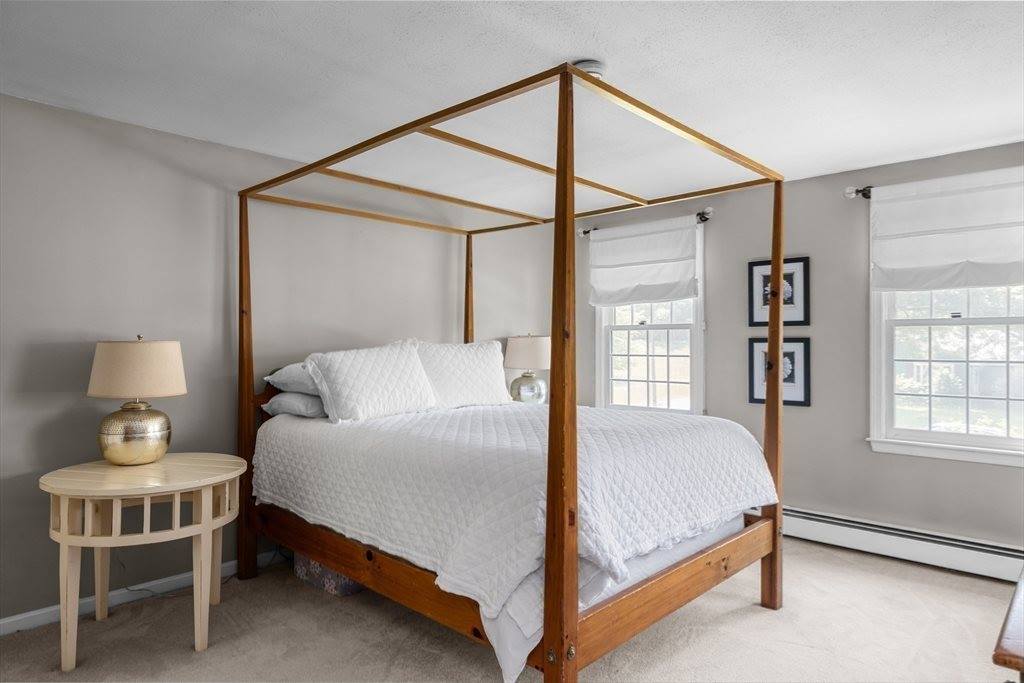 4 Noel Rd, Andover, MA 01810