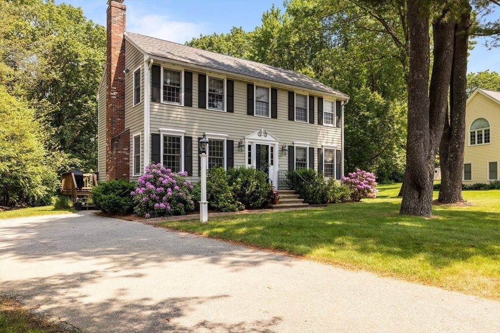 4 Noel Rd, Andover, MA 01810