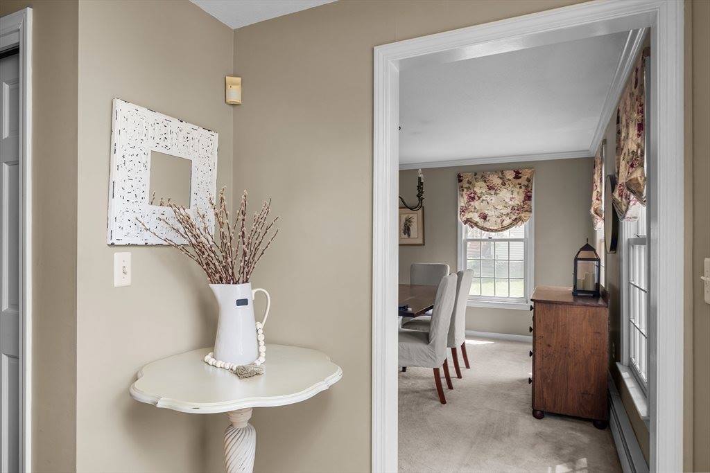 4 Noel Rd, Andover, MA 01810