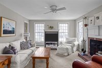 4 Noel Rd, Andover, MA 01810