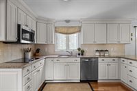 4 Noel Rd, Andover, MA 01810