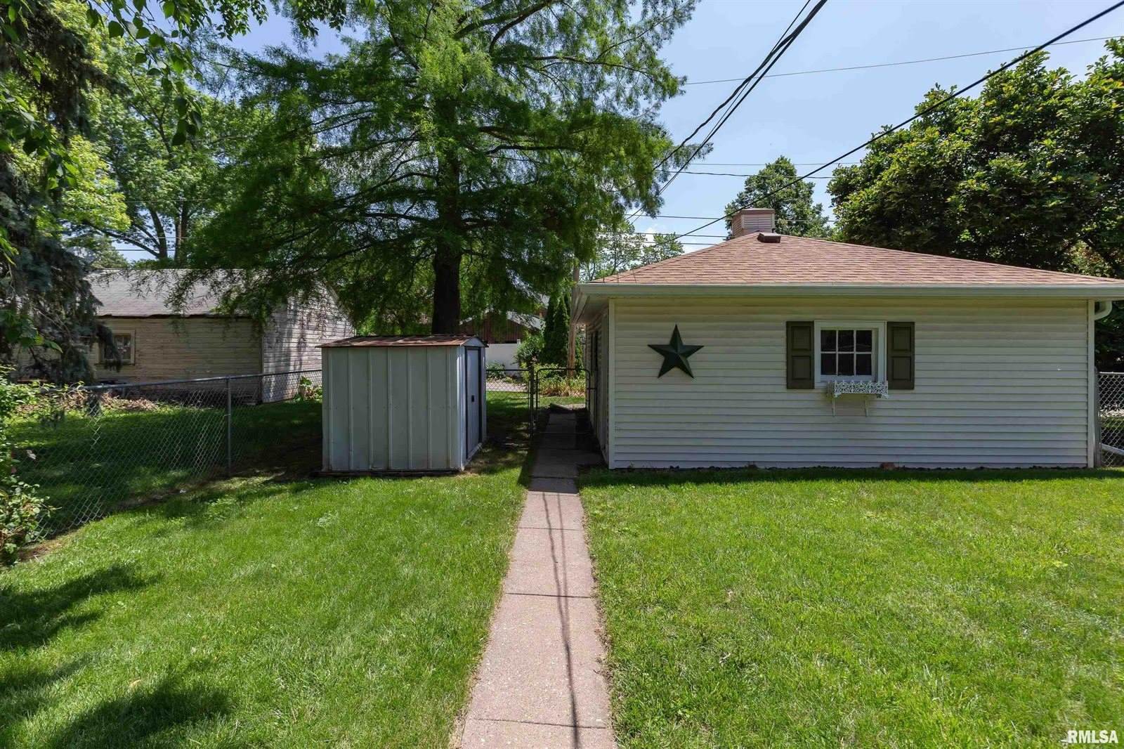 1635 Eastmere Drive, Davenport, IA 52803