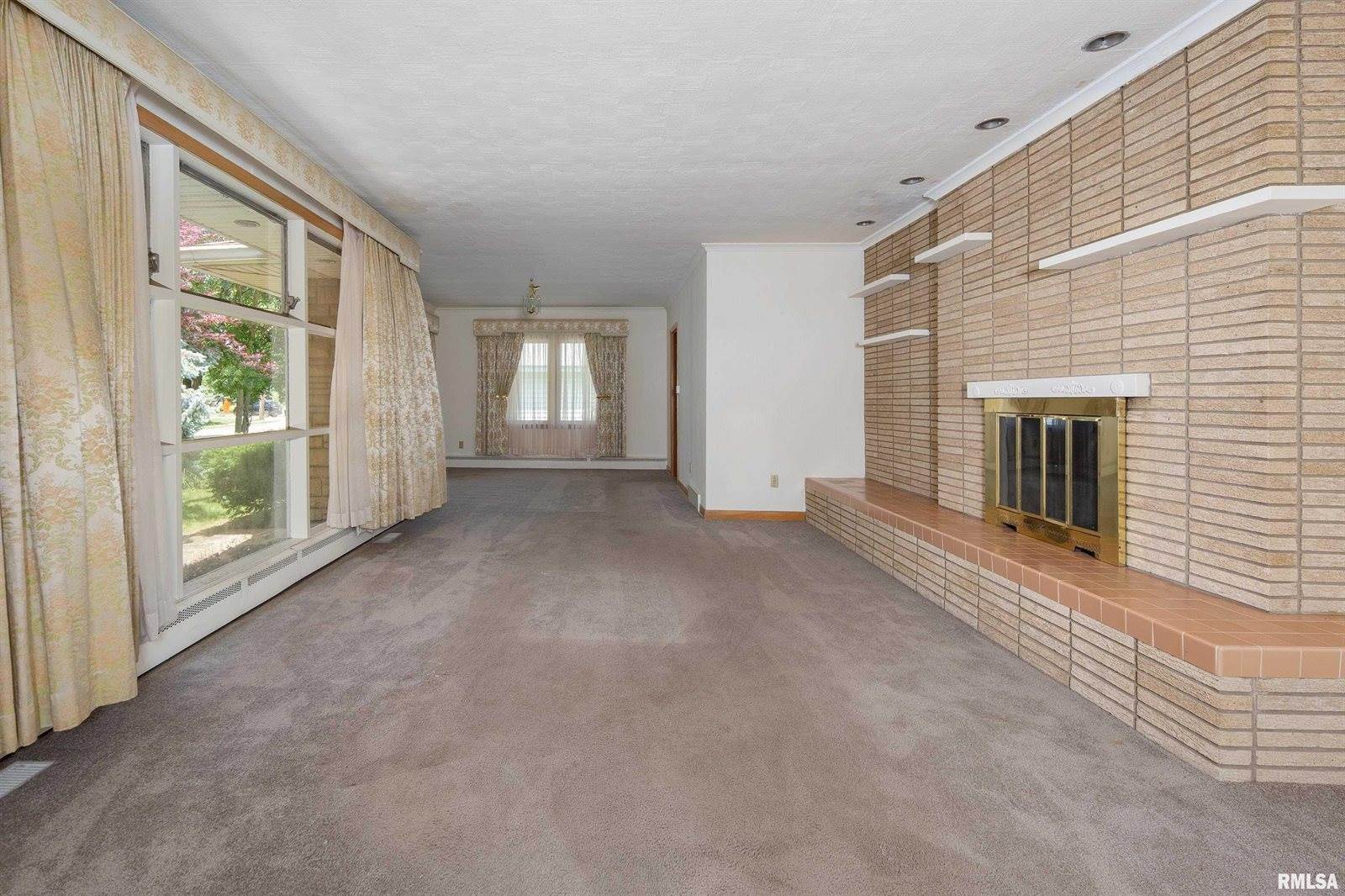 1635 Eastmere Drive, Davenport, IA 52803