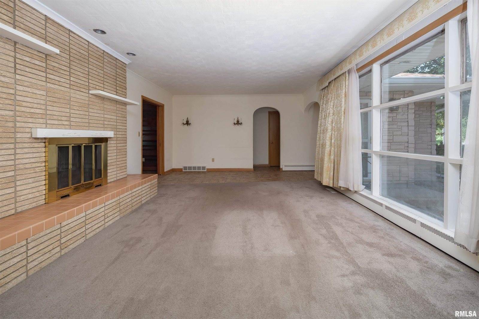 1635 Eastmere Drive, Davenport, IA 52803