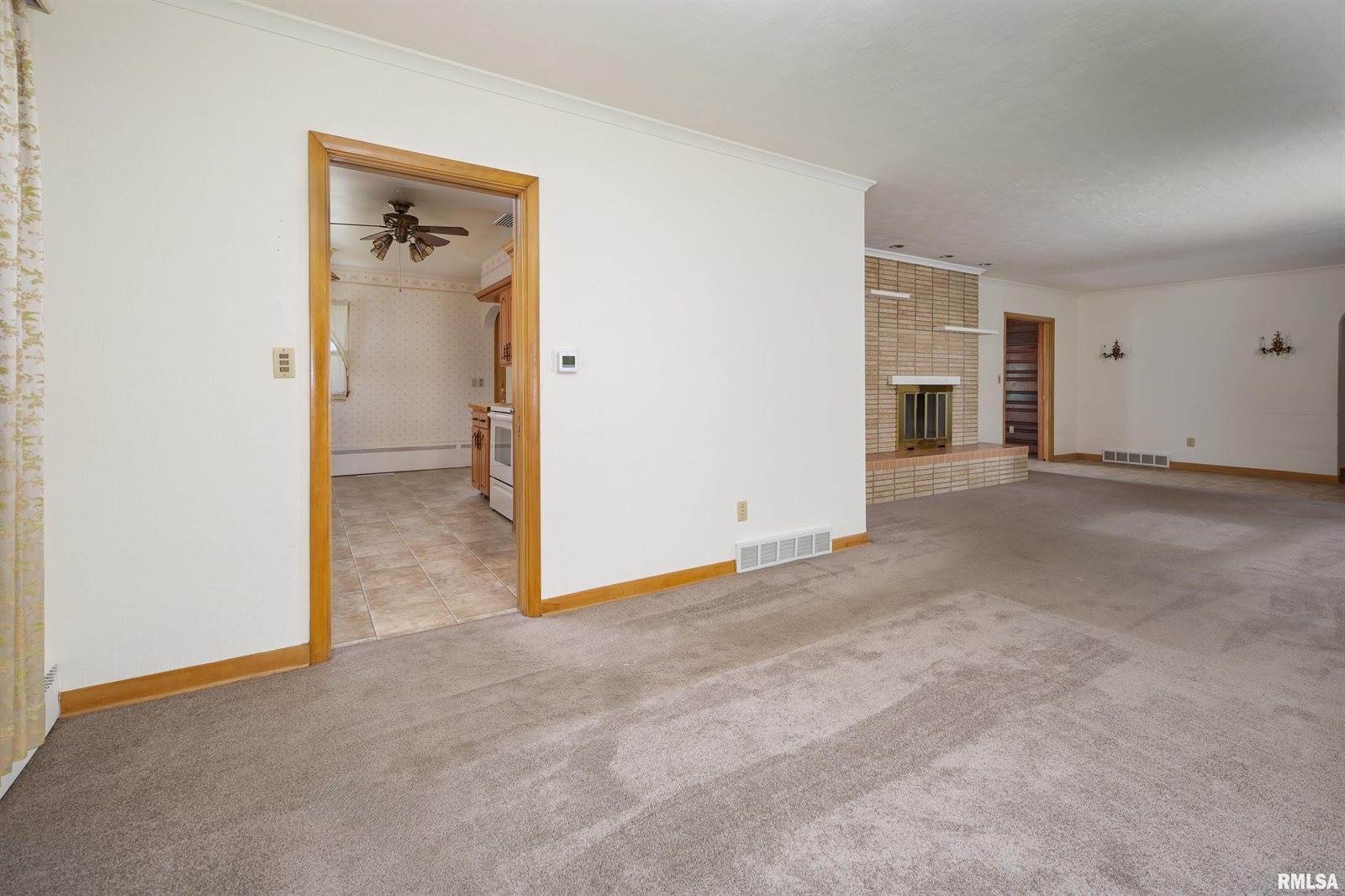 1635 Eastmere Drive, Davenport, IA 52803