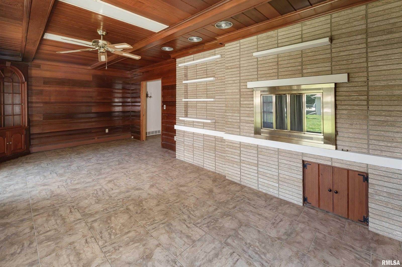 1635 Eastmere Drive, Davenport, IA 52803