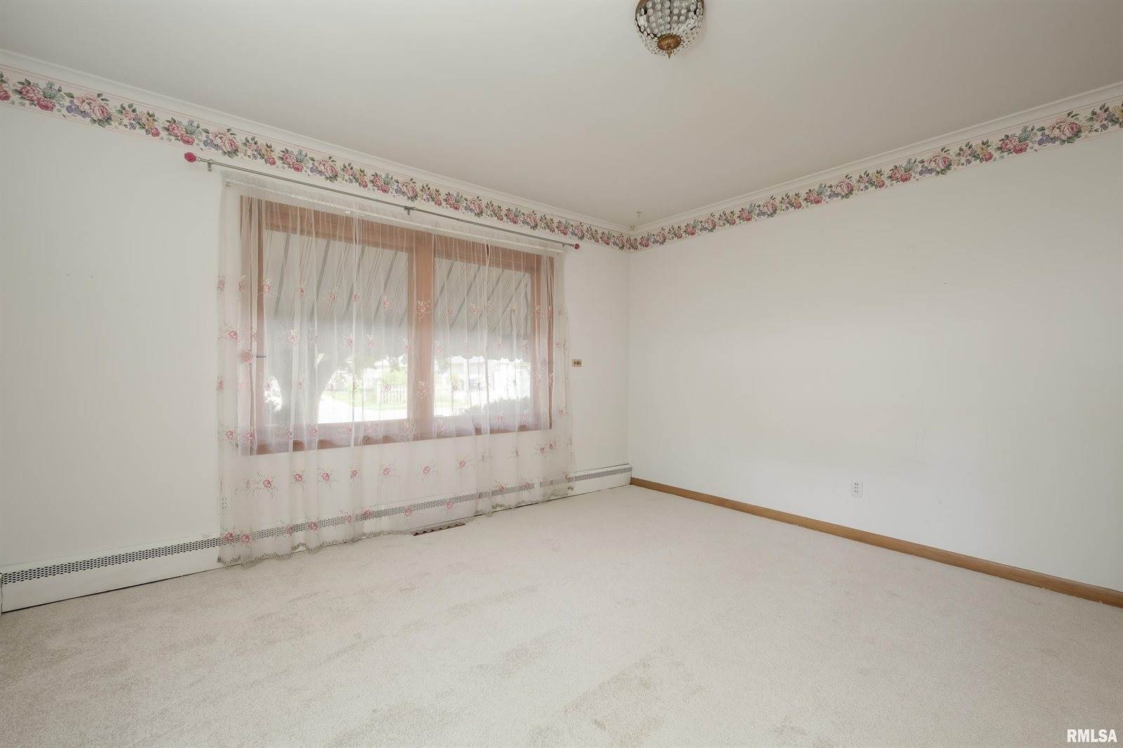 1635 Eastmere Drive, Davenport, IA 52803