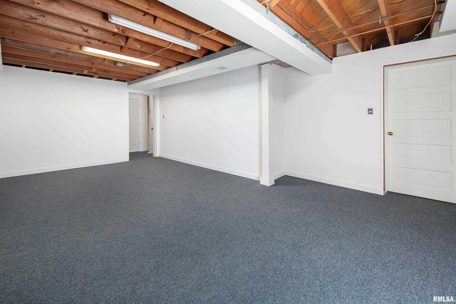 1635 Eastmere Drive, Davenport, IA 52803