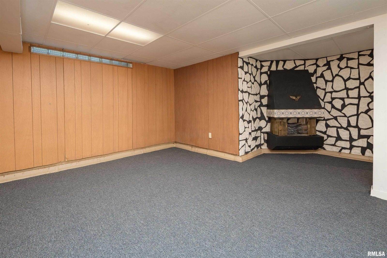 1635 Eastmere Drive, Davenport, IA 52803