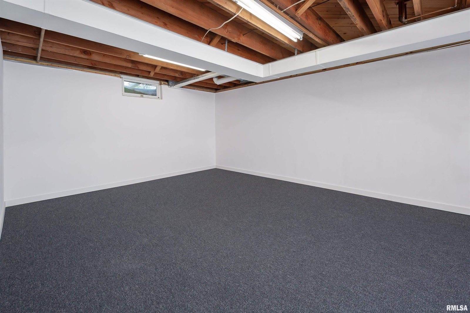 1635 Eastmere Drive, Davenport, IA 52803