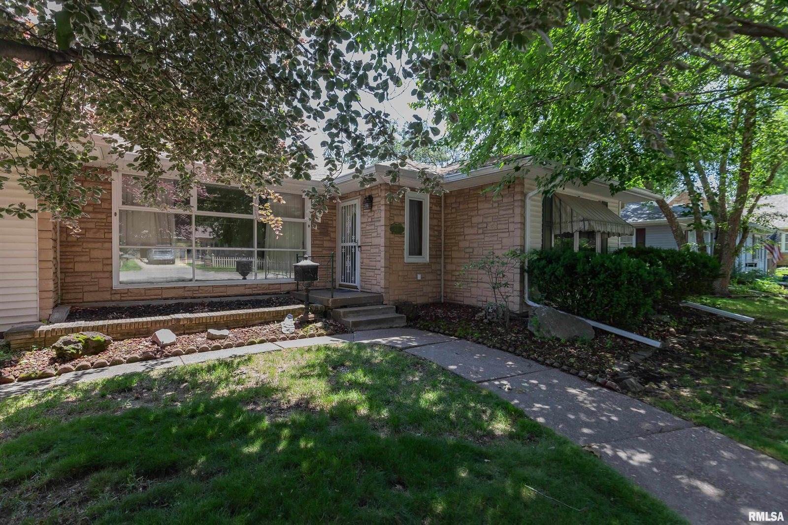 1635 Eastmere Drive, Davenport, IA 52803