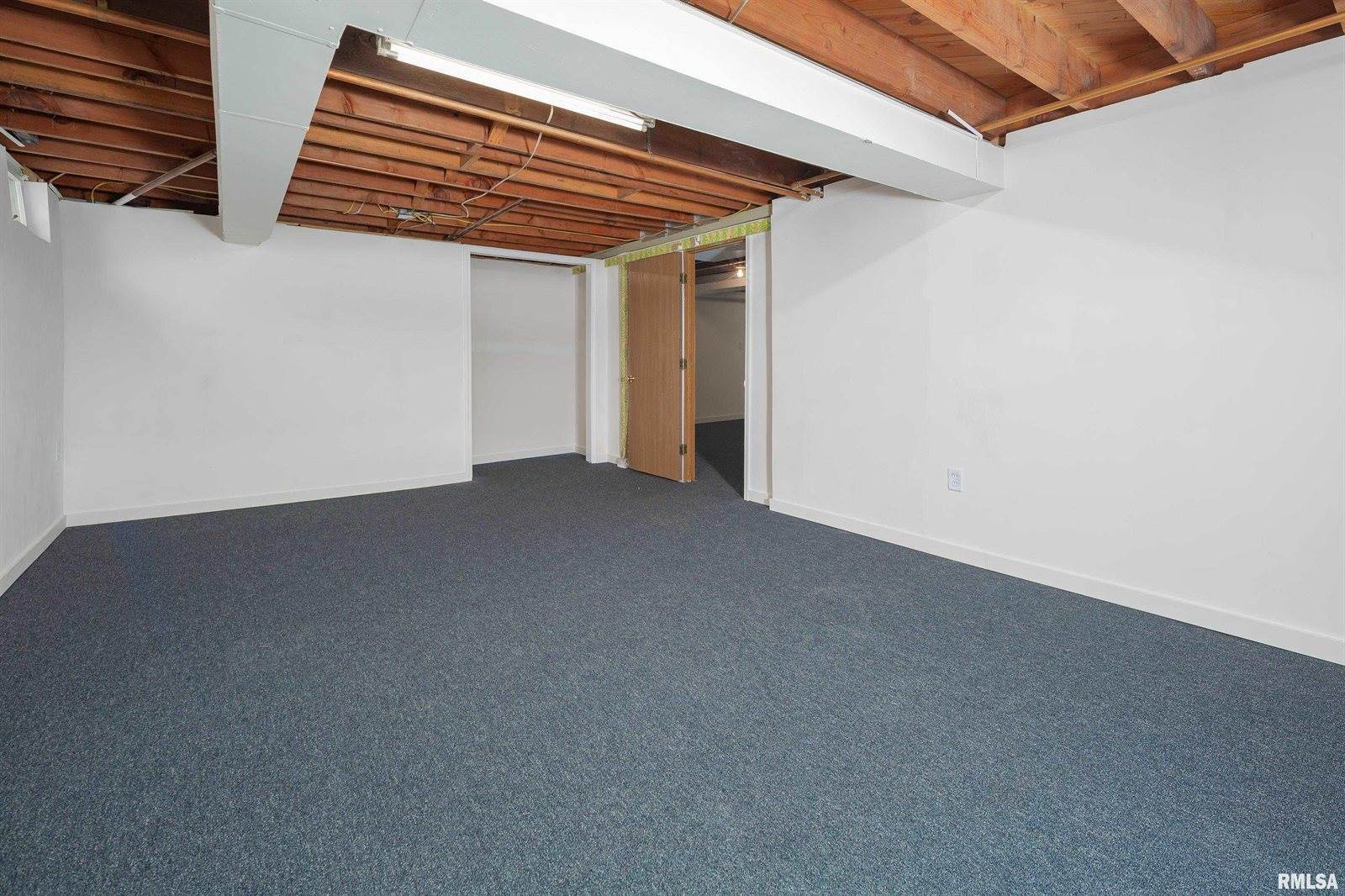 1635 Eastmere Drive, Davenport, IA 52803