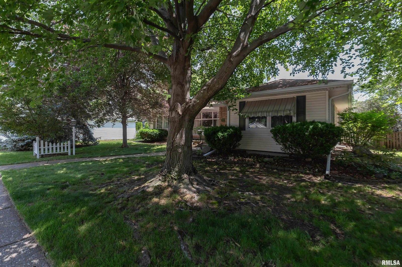 1635 Eastmere Drive, Davenport, IA 52803