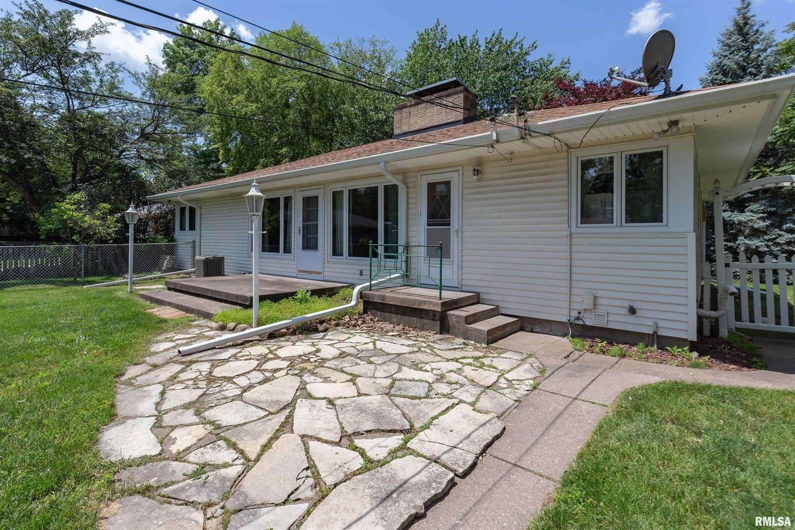 1635 Eastmere Drive, Davenport, IA 52803