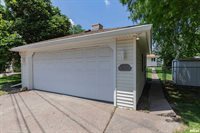 1635 Eastmere Drive, Davenport, IA 52803