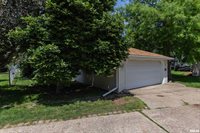 1635 Eastmere Drive, Davenport, IA 52803