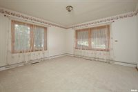 1635 Eastmere Drive, Davenport, IA 52803