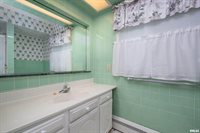 1635 Eastmere Drive, Davenport, IA 52803