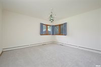 1635 Eastmere Drive, Davenport, IA 52803