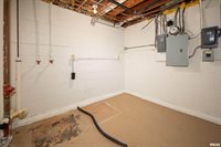 1635 Eastmere Drive, Davenport, IA 52803