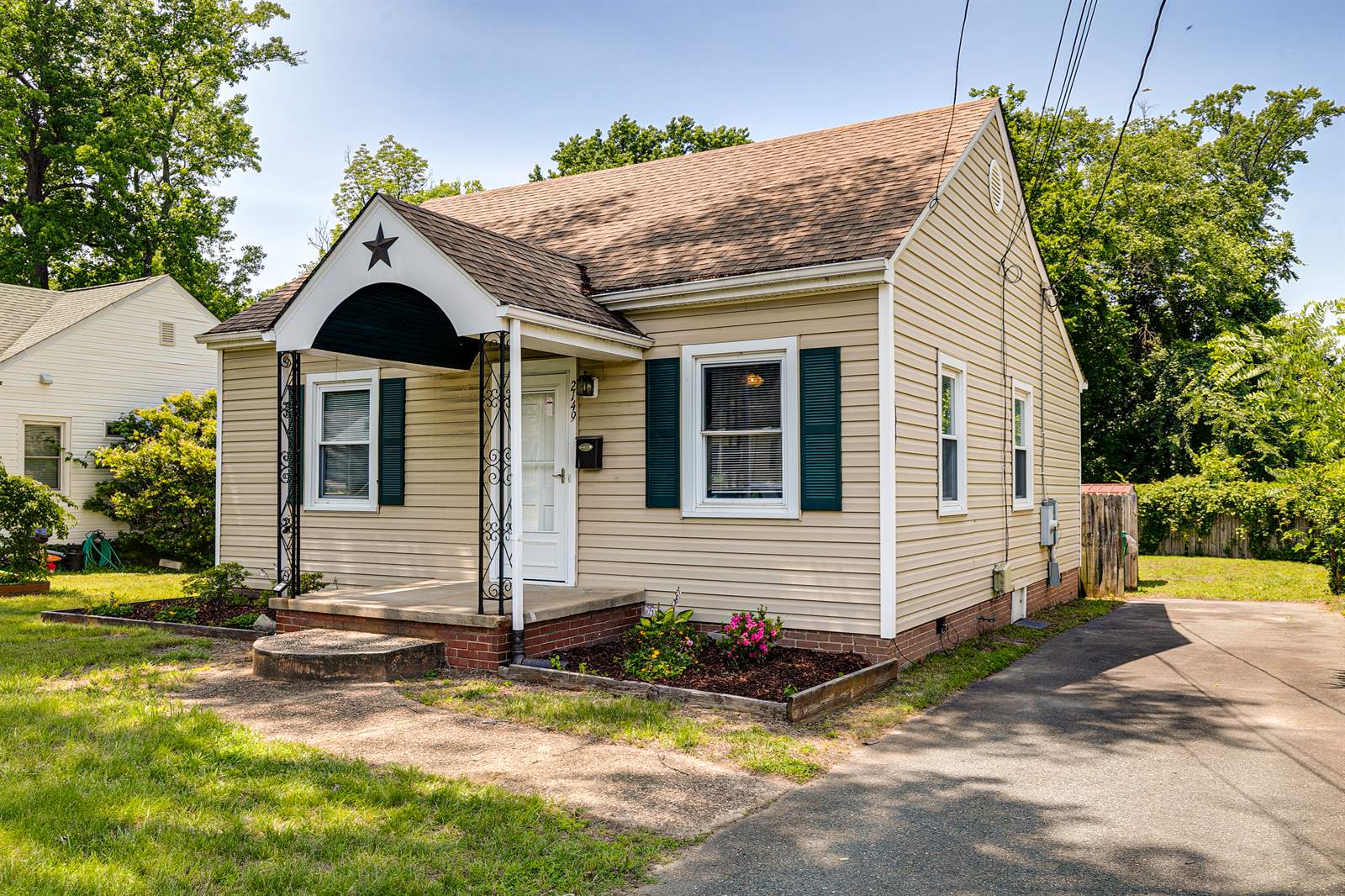 2149 park lane, richmond, VA 23230