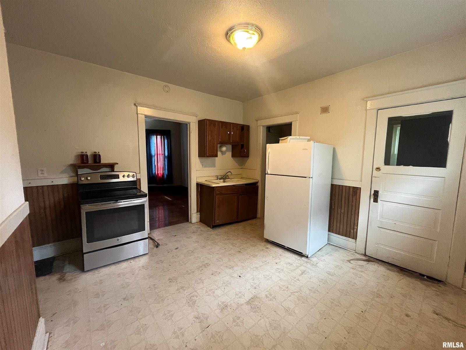 421 West 17TH Street, Davenport, IA 52803