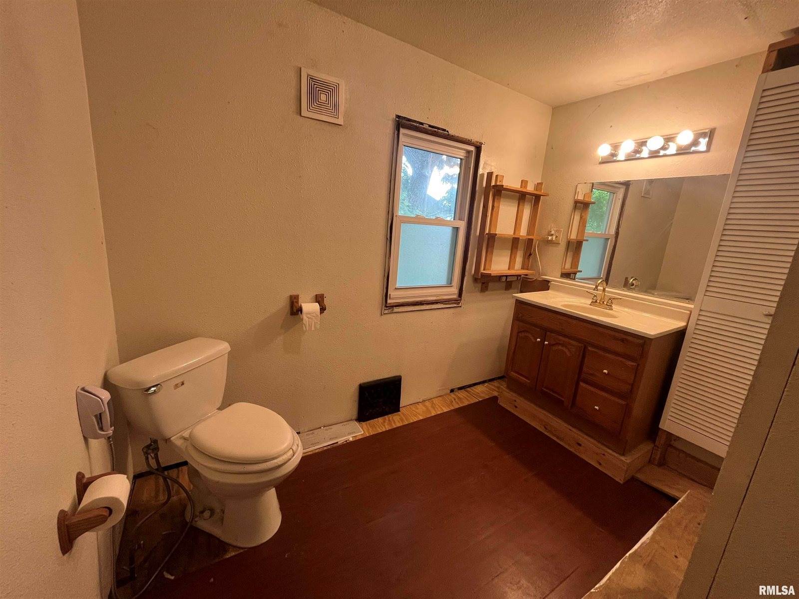 421 West 17TH Street, Davenport, IA 52803