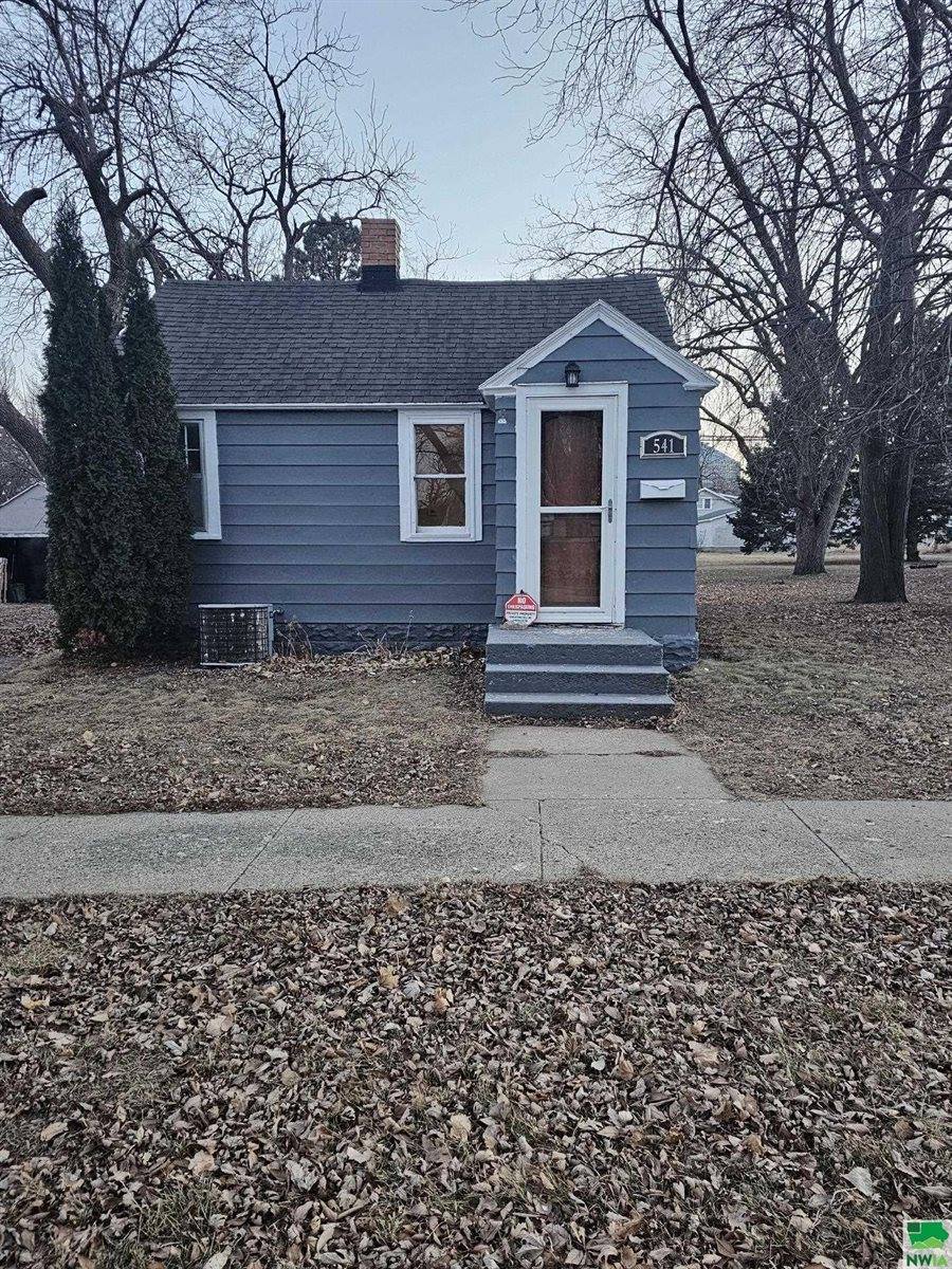 541 E Maple Dr., Hartley, IA 51346