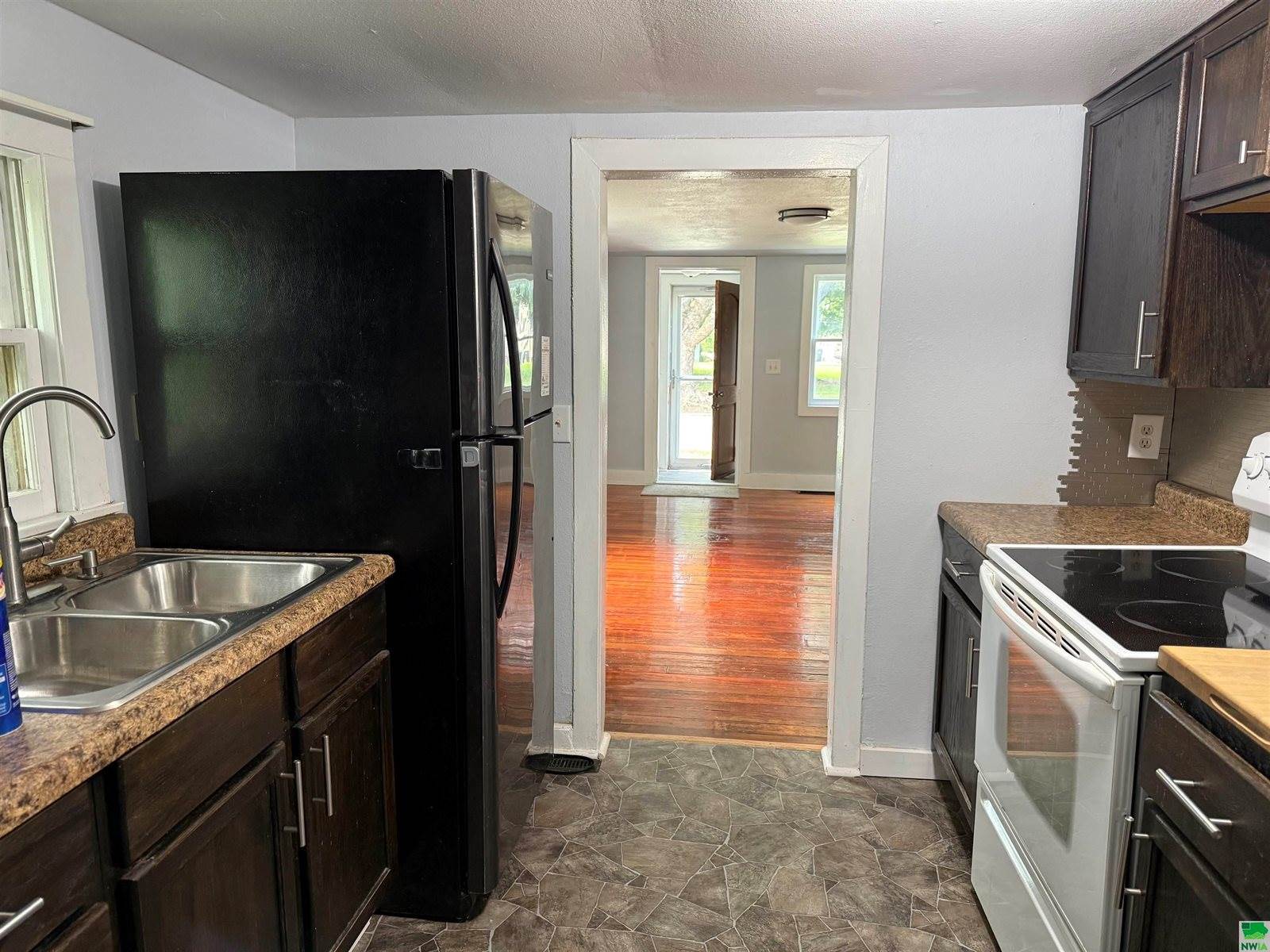 541 E Maple Dr., Hartley, IA 51346