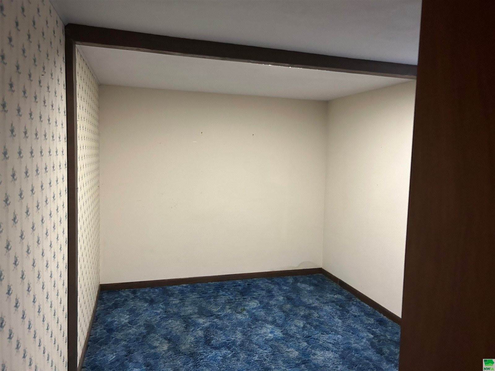 2221 Fairbanks St., Sioux City, IA 51109