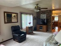 2221 Fairbanks St., Sioux City, IA 51109