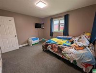 821 Country Club Dr., Akron, IA 51001