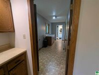 821 Country Club Dr., Akron, IA 51001