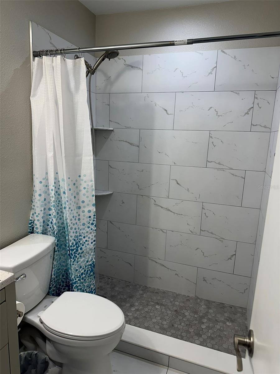 302 19th St. East, Bradenton, FL 34208