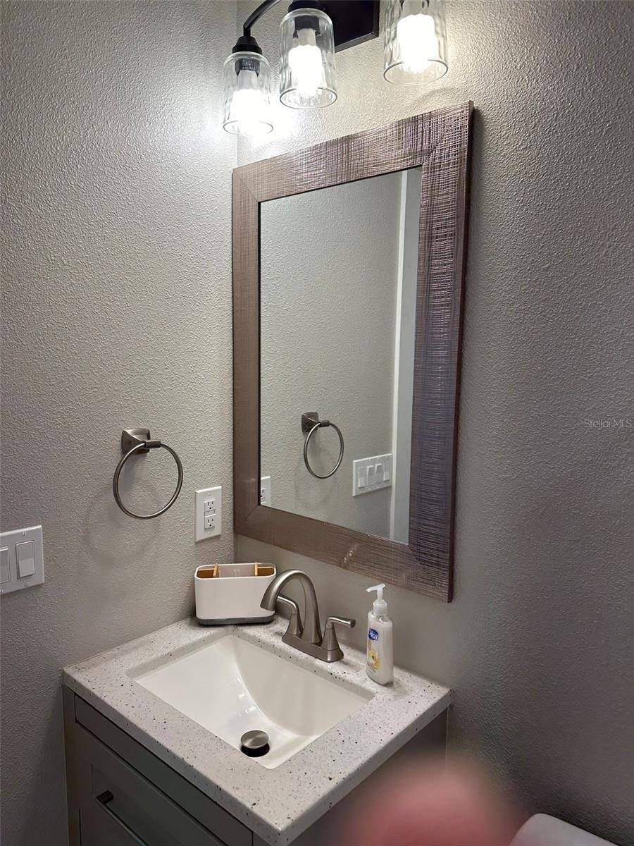 302 19th St. East, Bradenton, FL 34208