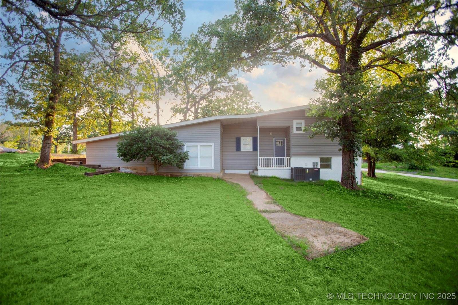 622 Lakeside, Checotah, OK 74426