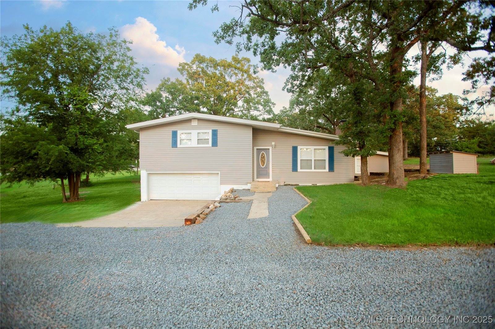 622 Lakeside, Checotah, OK 74426