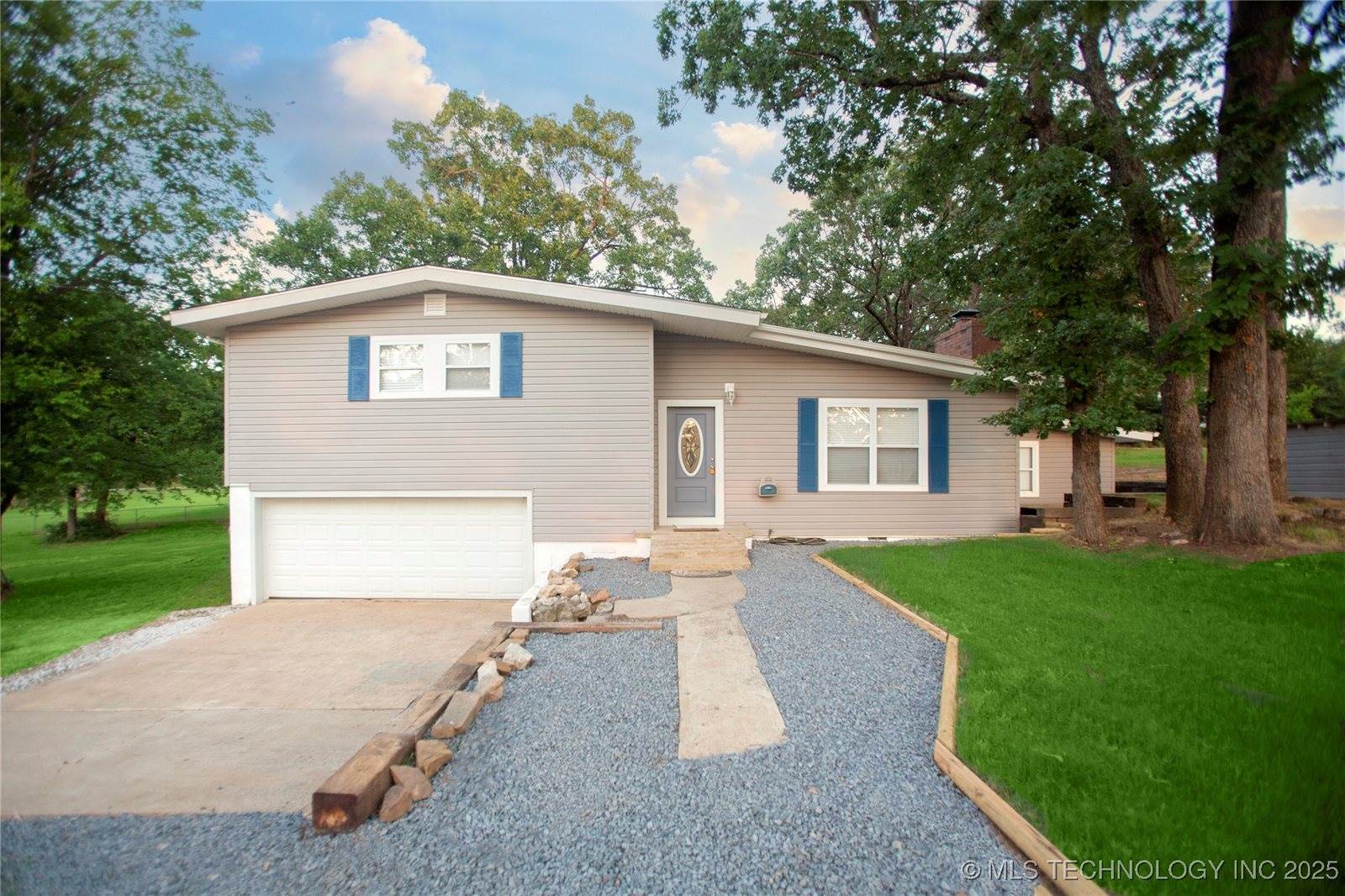 622 Lakeside, Checotah, OK 74426