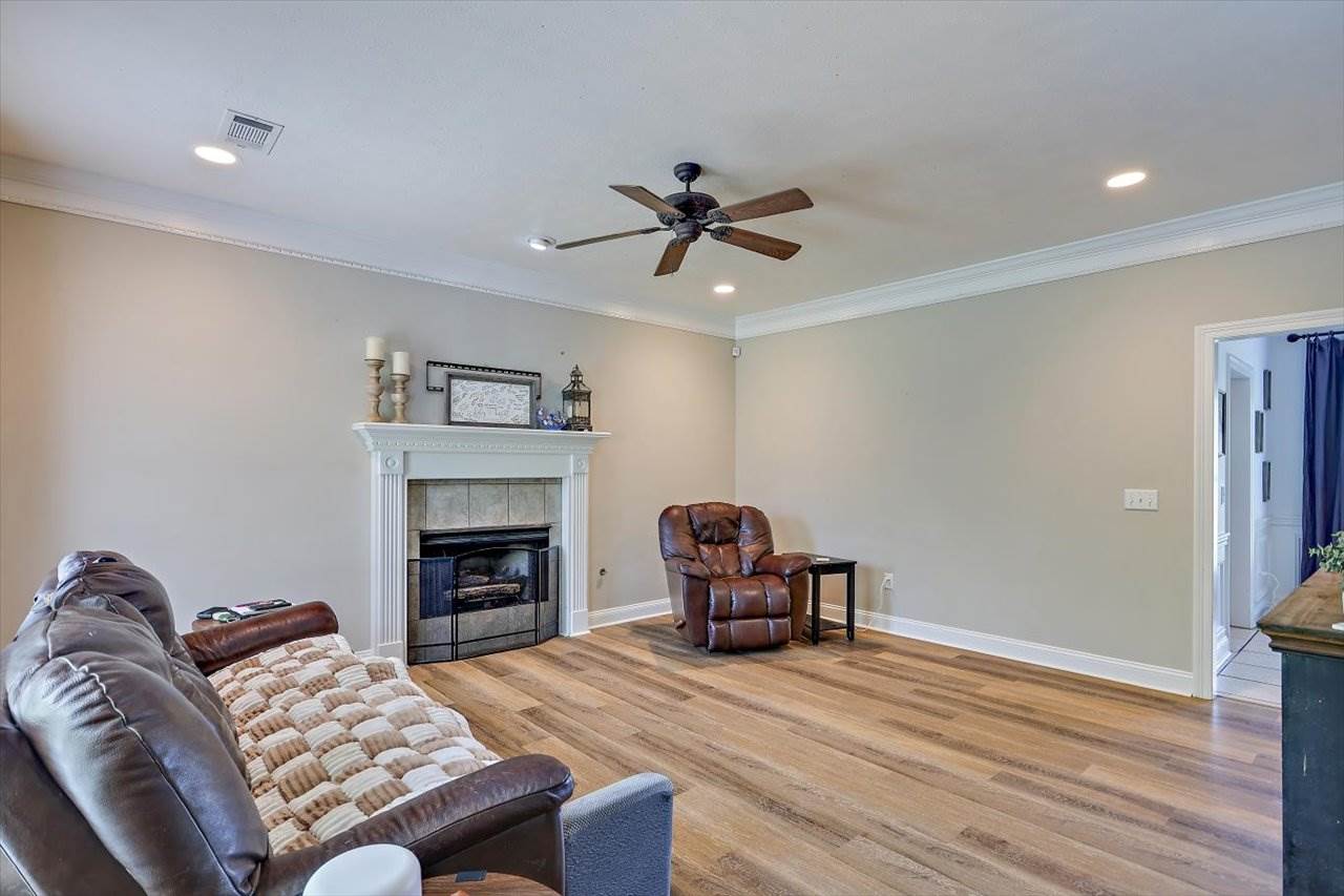 449 Abbey Woods, brandon, MS 39047