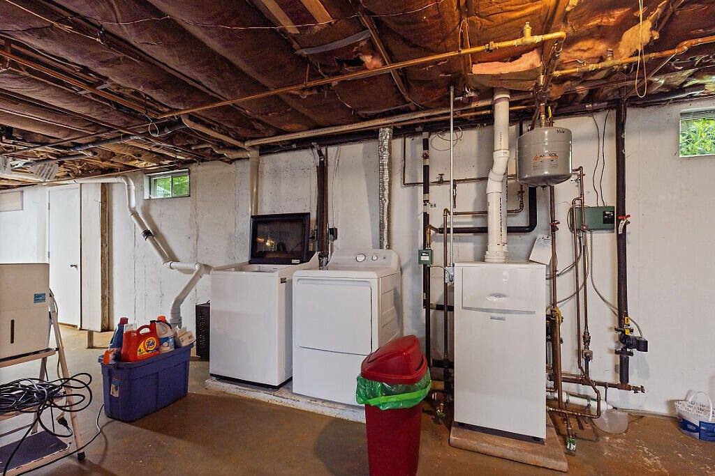 154 Rideout Avenue, Lewiston, ME 04240