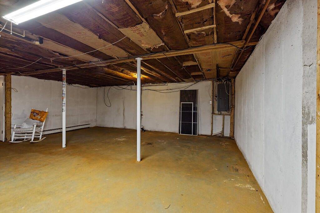 154 Rideout Avenue, Lewiston, ME 04240