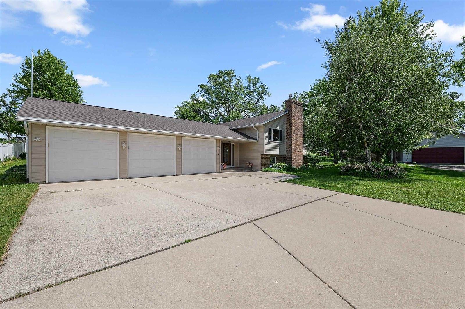 358 Meadow, Juneau, WI 53039