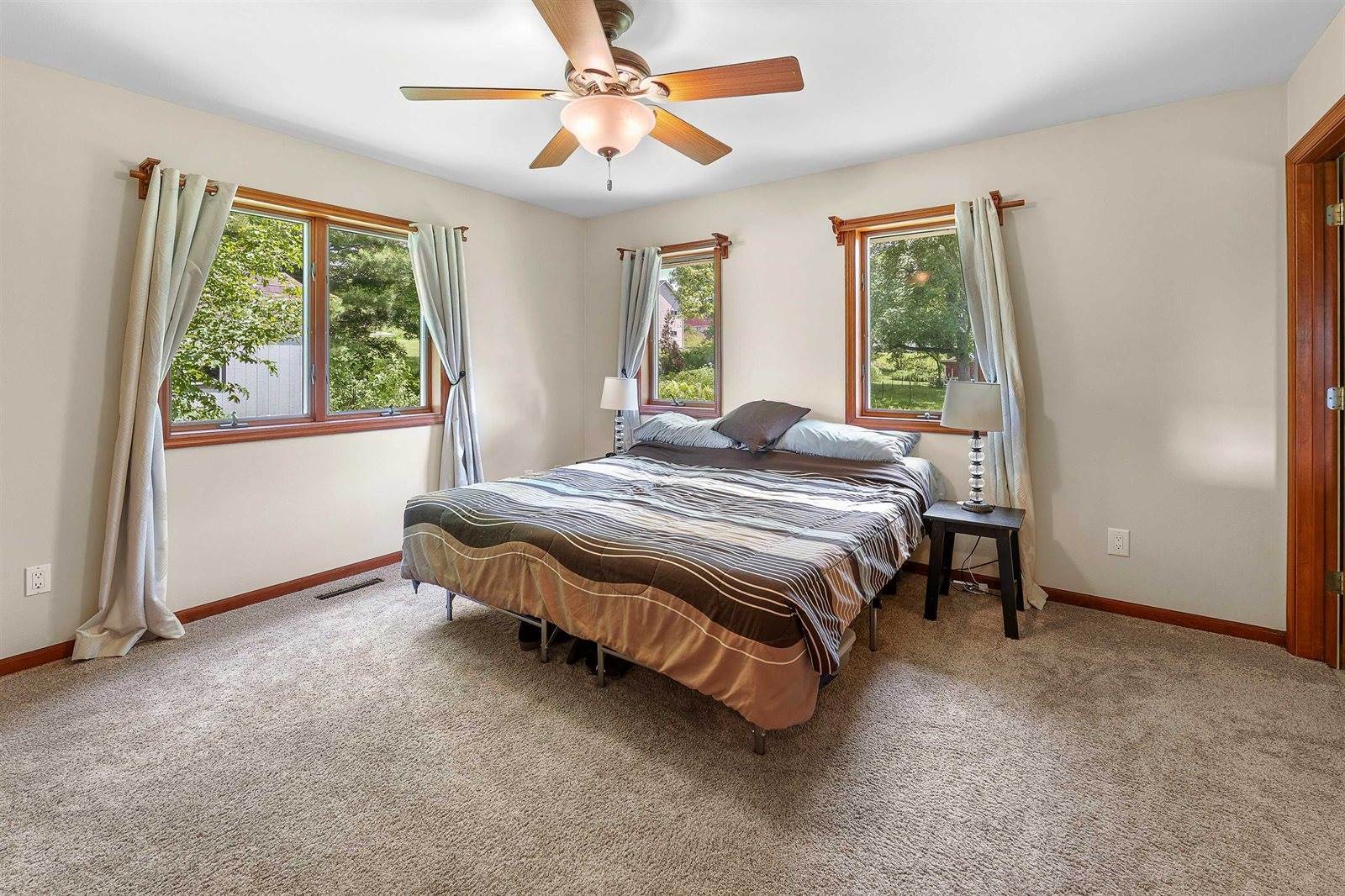 358 Meadow, Juneau, WI 53039