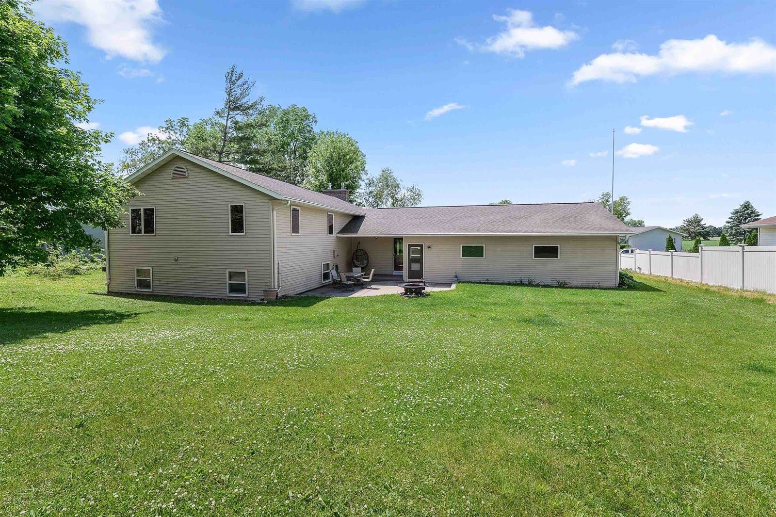 358 Meadow, Juneau, WI 53039